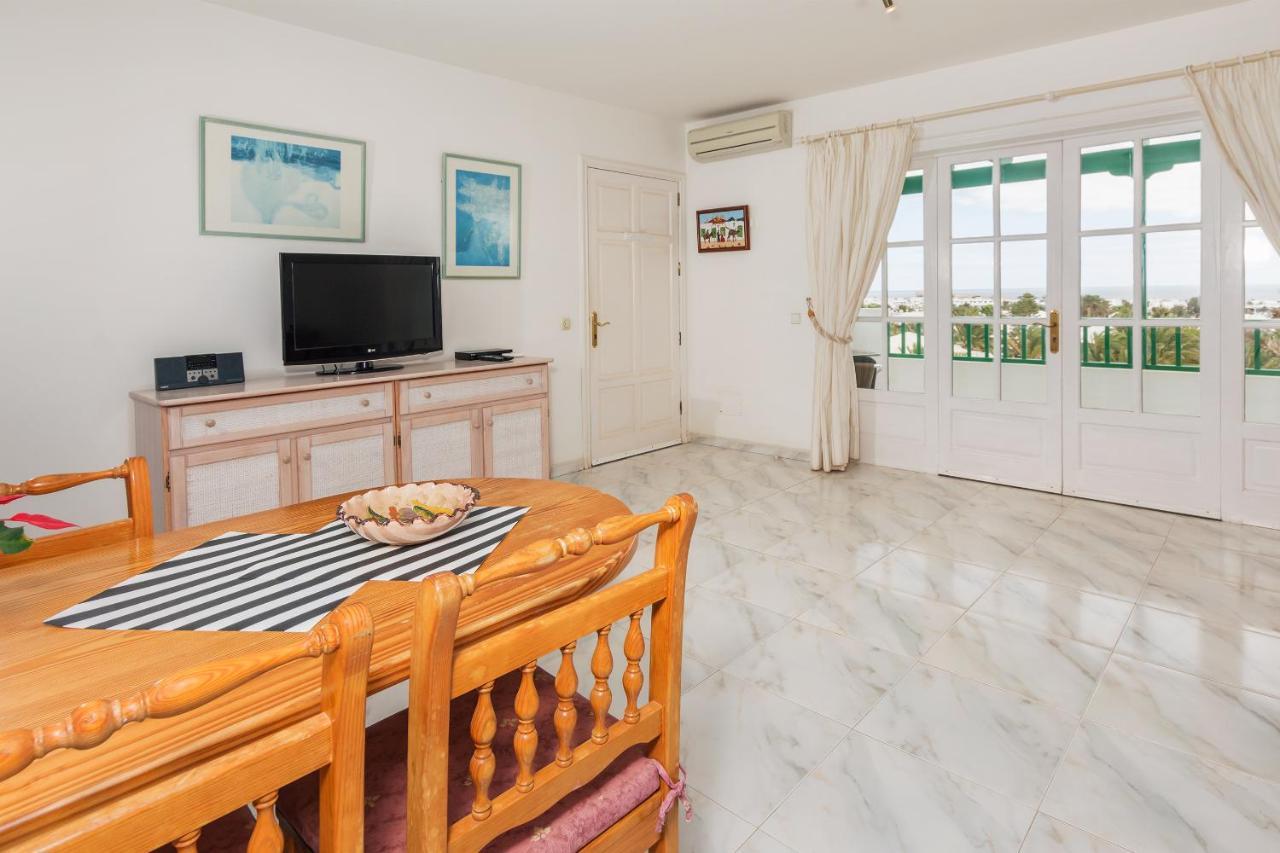 Conylanza Golf Y Mar Suites Costa Teguise Bagian luar foto