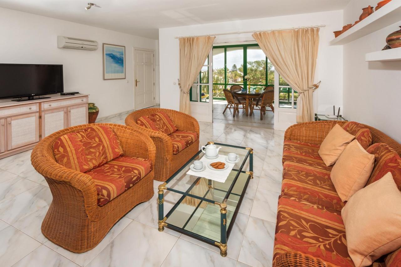 Conylanza Golf Y Mar Suites Costa Teguise Bagian luar foto